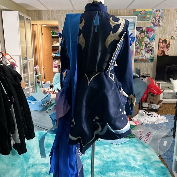 UWOWO: Furina from Genshin Impact Cosplay Size S, Wig, Hat, and Accessories - Picture 2 of 3
